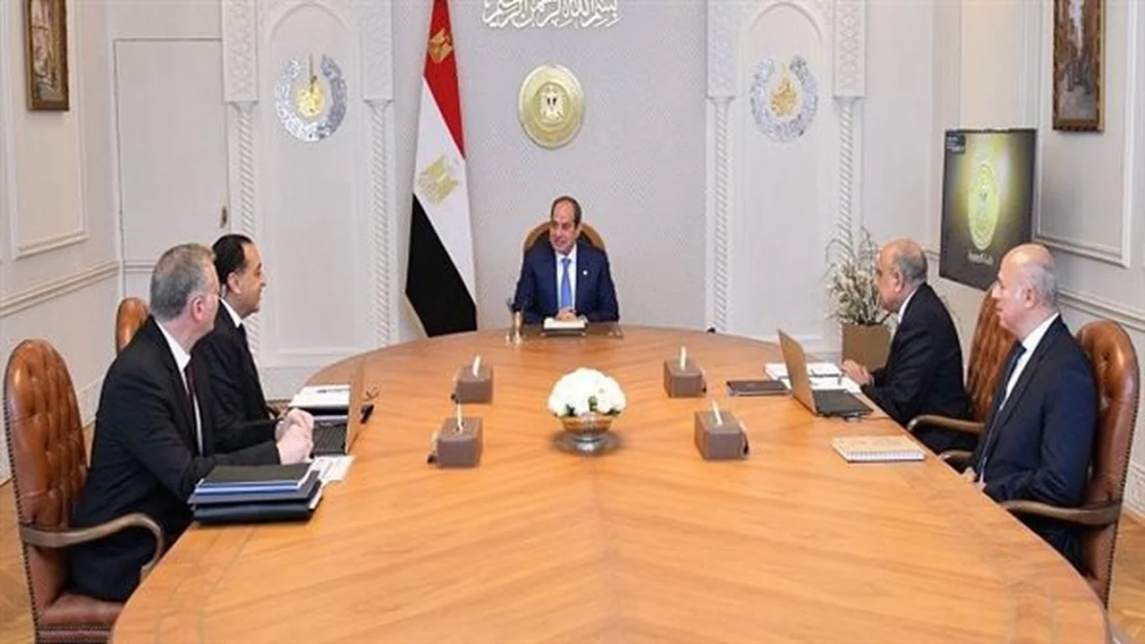 نفي حكومي بشأن ناقلة غاز وتكليف جديد لخريجي العلاج الطبيعي وحالة الطقس